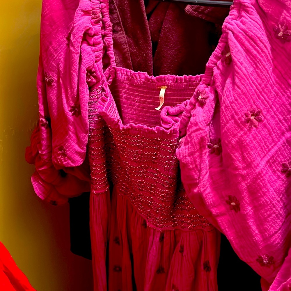 Only used this baby once for a photo shoot. 😊✨you have to love how comfy it is.